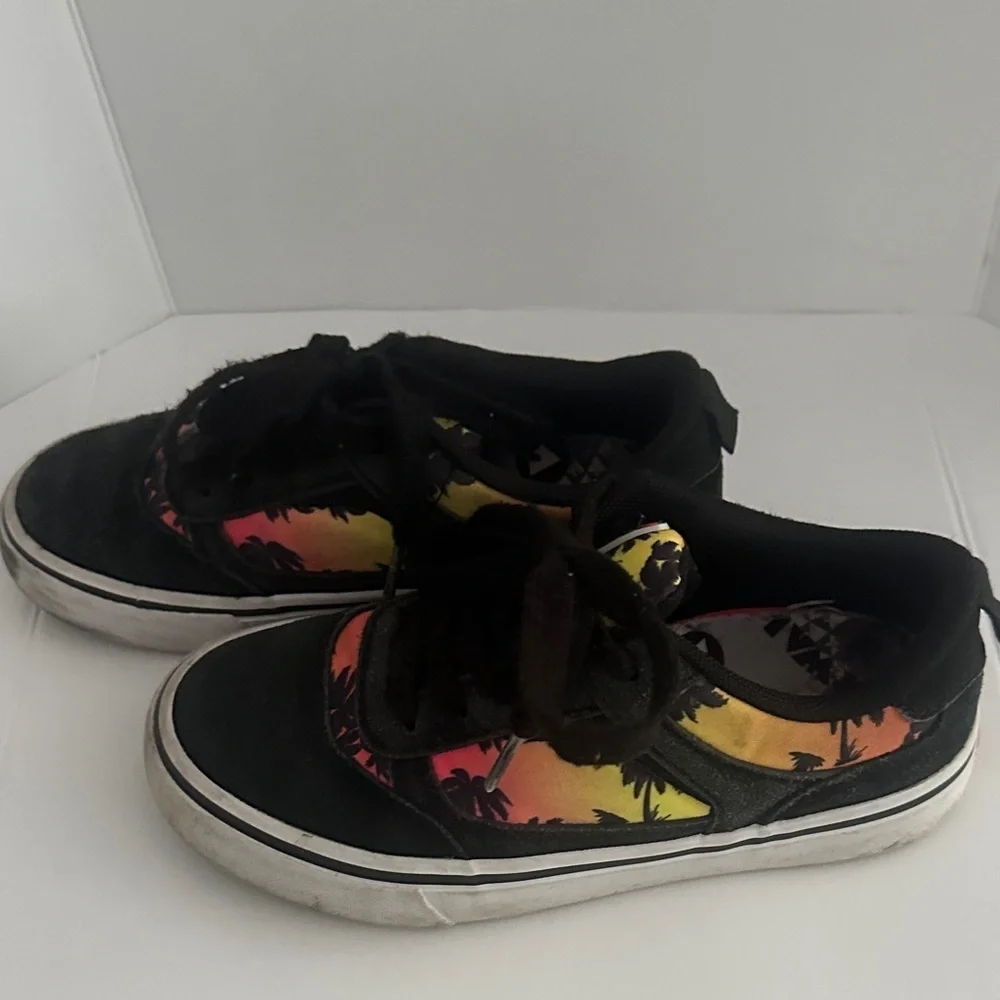 Airwalk Kids Black and Vibrant Palm Sneakers Size 2